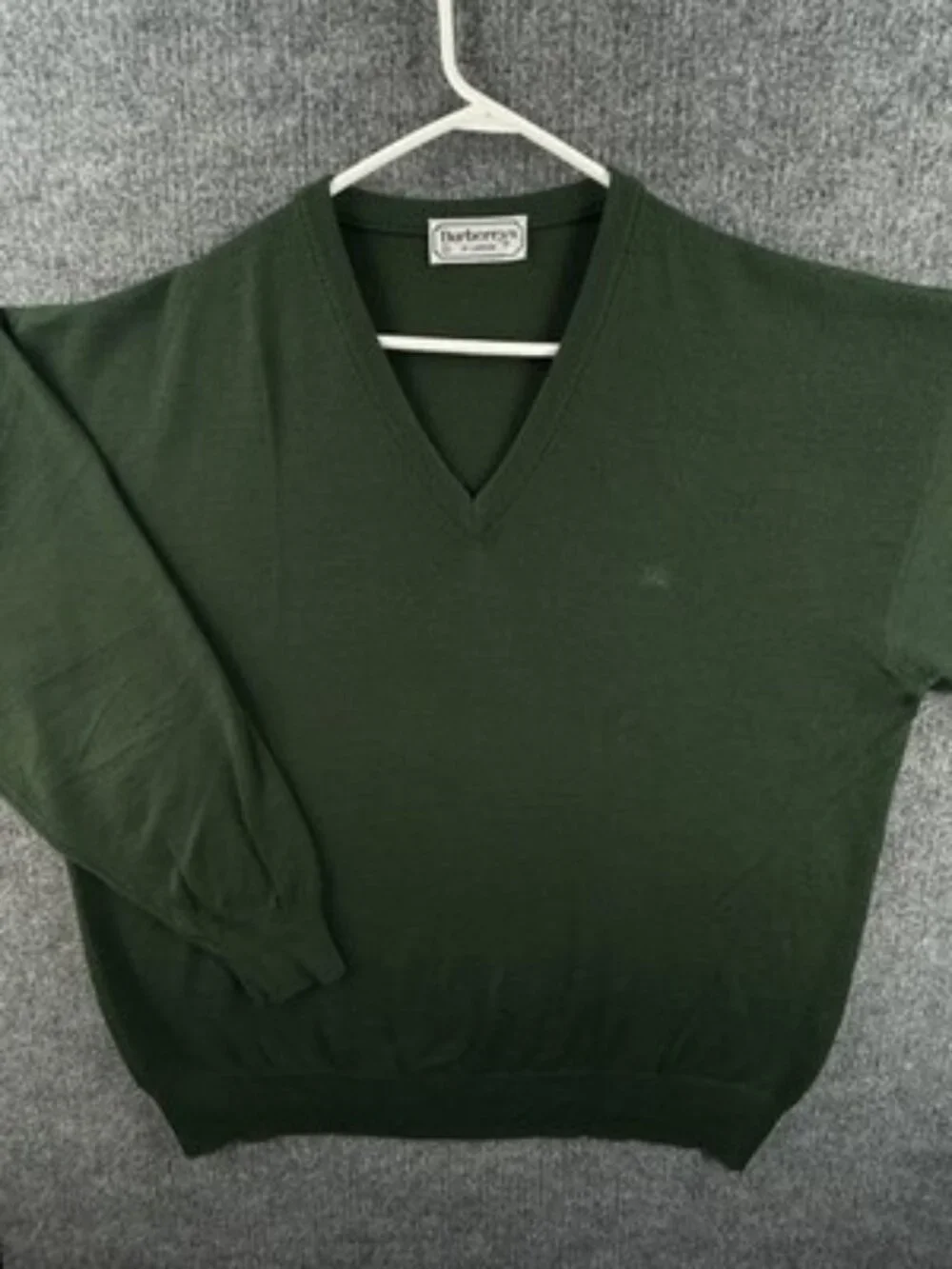 Burberry Long Sleeve Pullover V-Neck Green 9 Mens Logo Sweater Solid Knit Adult